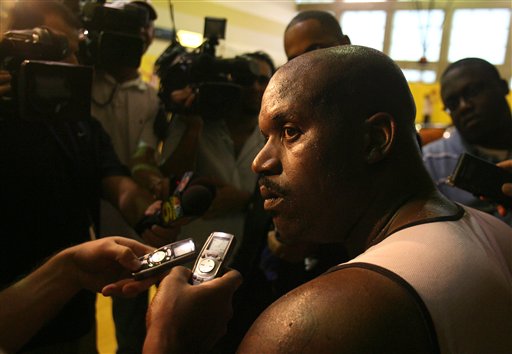 全民健身——香港举行维港游泳比赛