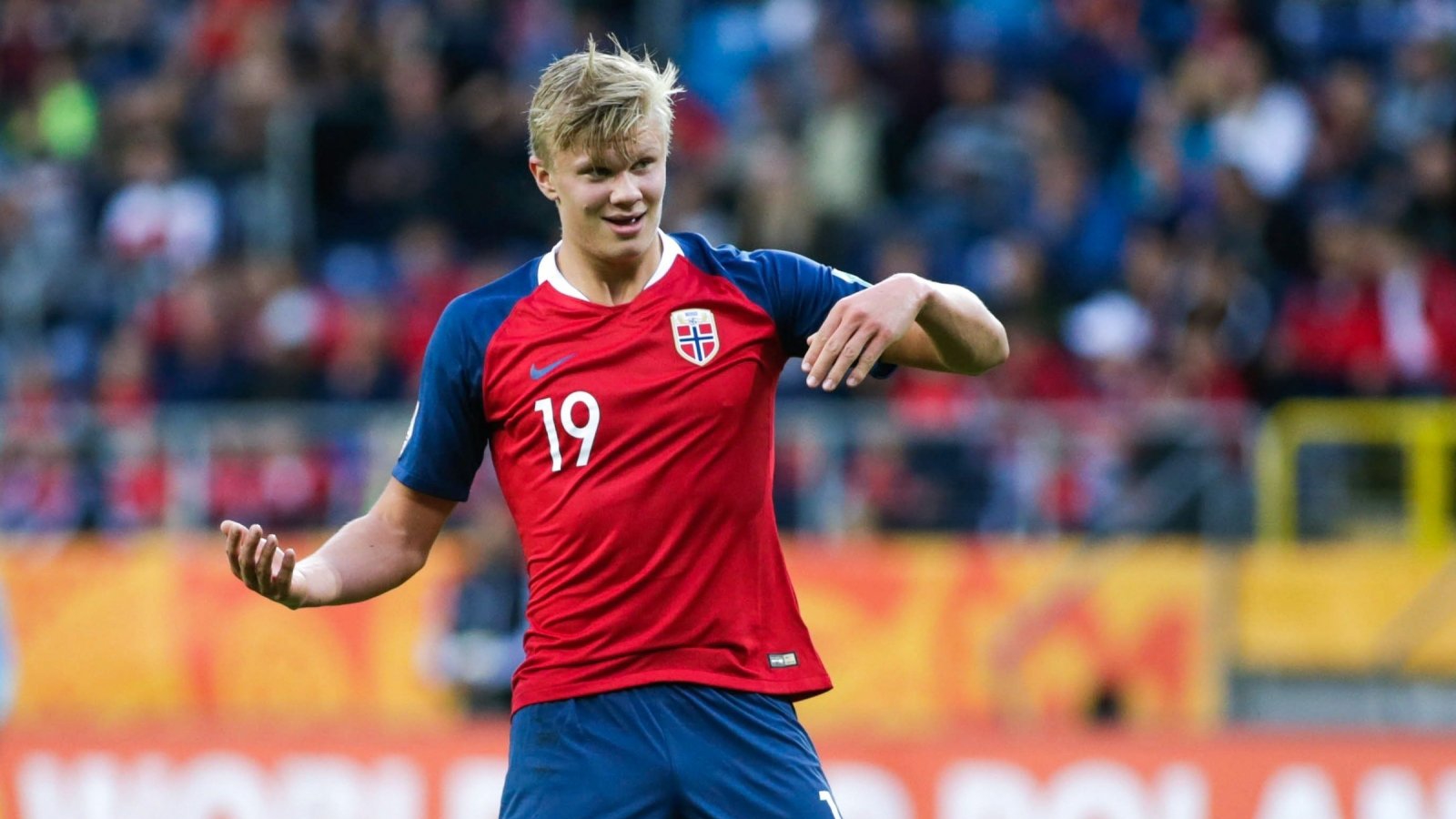 为什么本垒板后方的低亮度背景能显著提升打者对一百英里速球的反应