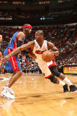 詹姆斯：终场哨响比赛才算真正结束 我们整个过程保持了镇静