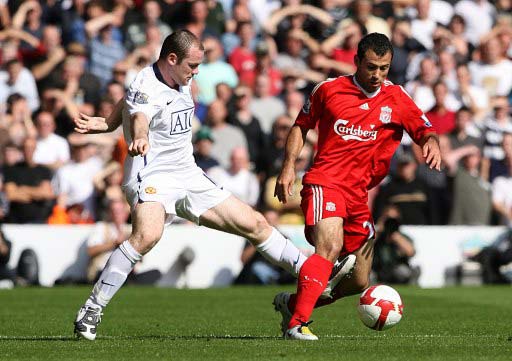 盖世小鸡Swift Drive创新设计：将方向盘集成在手柄上