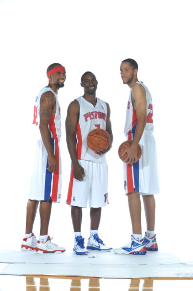 LPL国一AD输给IG后风评崩塌！赛前行为引观众热议，谁才是小丑？